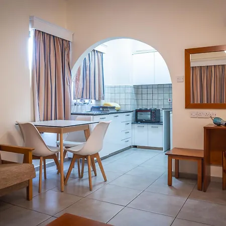 Kefalos Damon Aparthotel Paphos