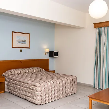 Kefalos Damon Aparthotel Paphos