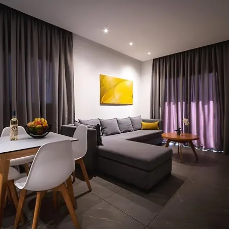 מלון דירות Kefalos Damon 3*