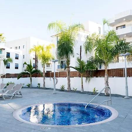 Kefalos Damon 3* פאפוס