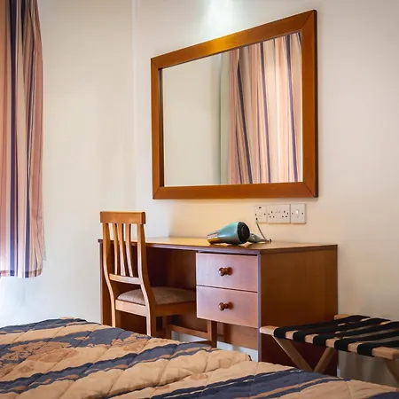 Kefalos Damon بافوس