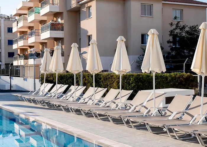 Kefalos Damon Apartahotel Paphos