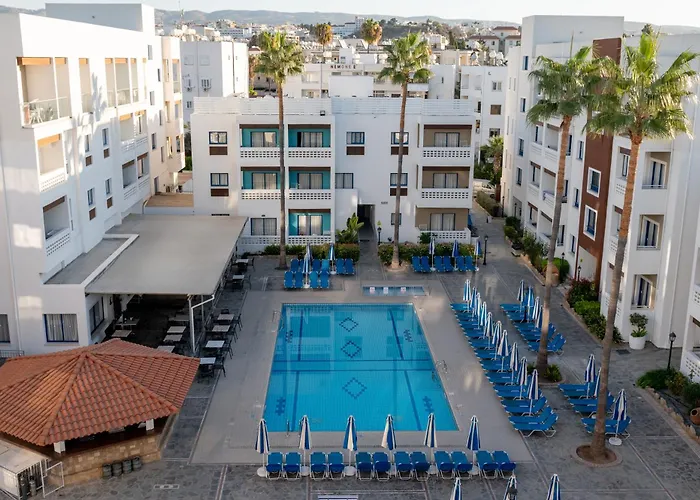 Apartahotel Kefalos Damon Paphos